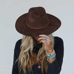 Elegant gray/beige Suede Hat